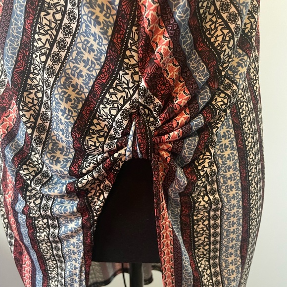 BCBGeneration Halter Knotted Tunic Top - Picture 9 of 9